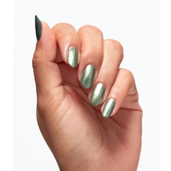 💅 3/$20 OPI Nail  Decked to the Pines - Picture 4 of 8